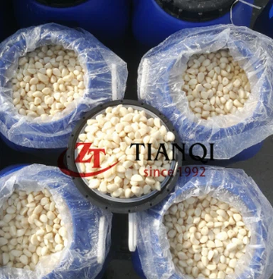 Garlic Cloves in Brine in Drums