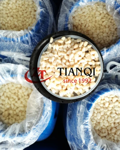 New Crop Pickled Peeled Garlic Cloves in brine in drums